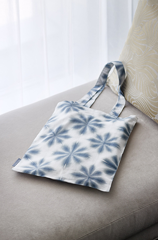 Palace Hotel Tokyo Accommodation Package Couture Tokyo Tote Bag By Suzusan T2