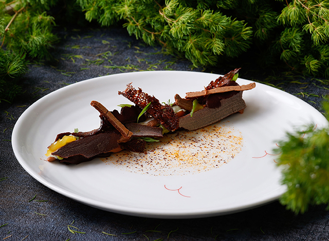 Palace Hotel Tokyo - Esterre - Christmas - Chocolate Smoked with Cherry Wood