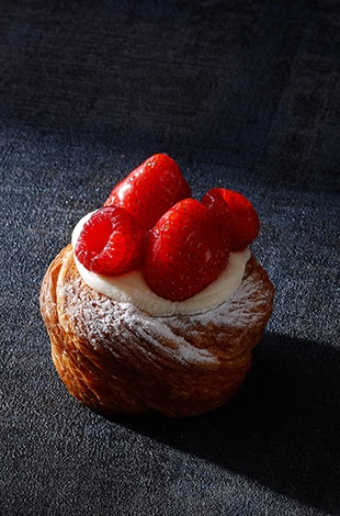 Palace Hotel Tokyo - Sweets & Deli - Winter 2023 - Strawberry Selections - Strawberry Danish