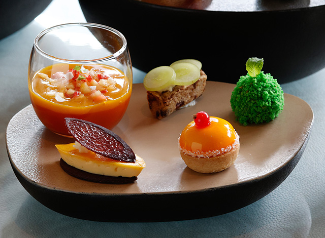 Palace Hotel Tokyo The Palace Lounge Summer 2025 Afternoon Tea Stones Sweets H2