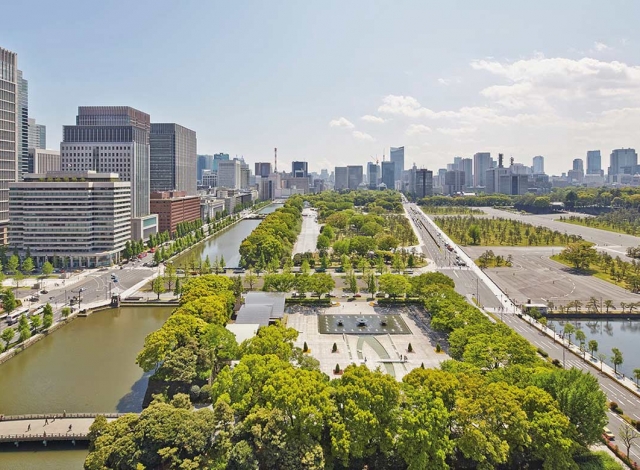 Palace Hotel Tokyo Wadakura Fountain Park Daytime View H2