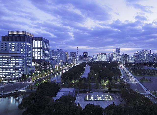 Palace Hotel Tokyo Wadakura Fountain Park Evening View H2