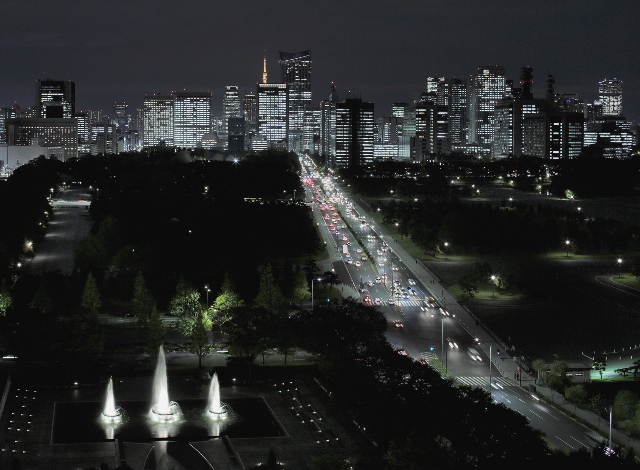 Palace Hotel Tokyo - Wadakura Fountain Park - Night View