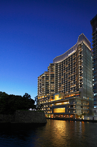 Palace Hotel Tokyo - at Dusk